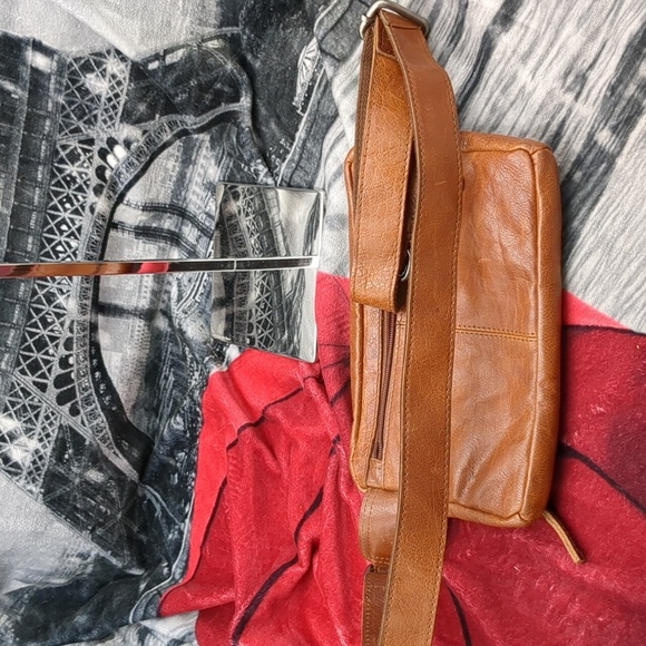 Spikes and sparrows belt pack - Picture 7 of 8